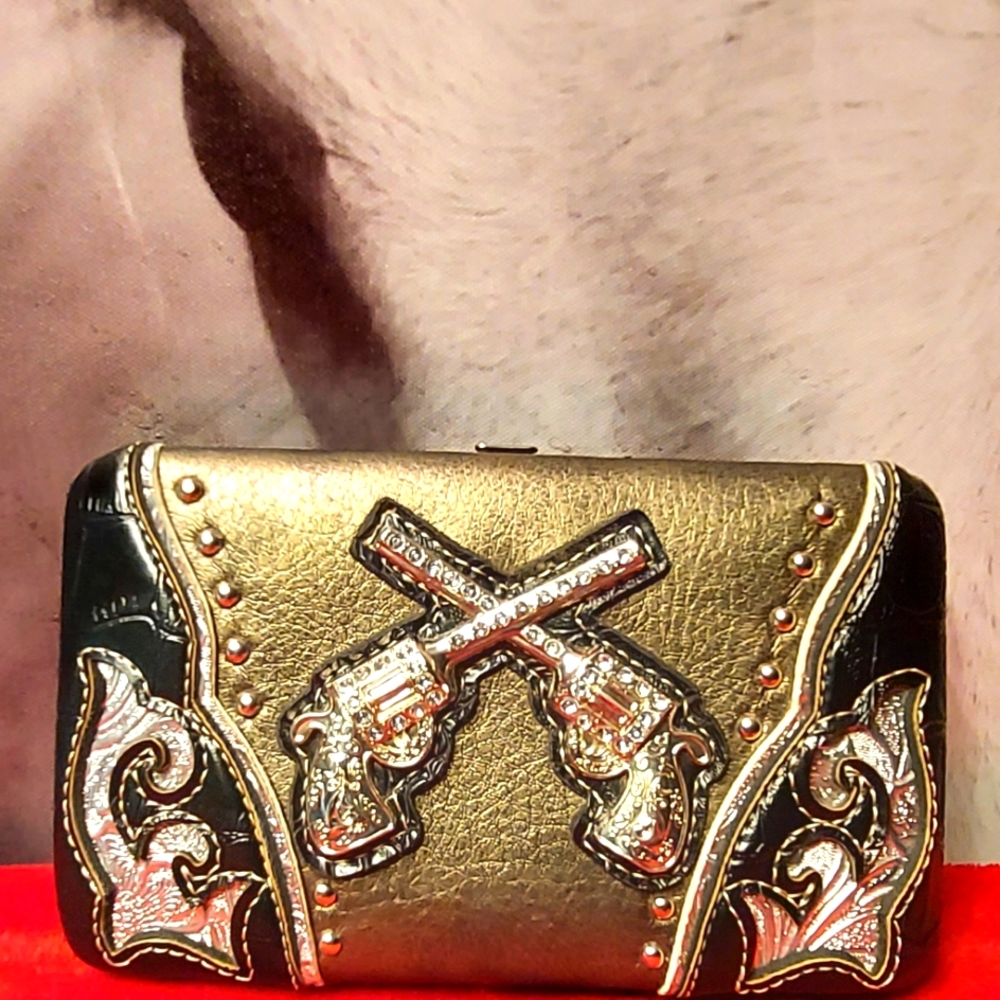 Nameless ladies purse 👛